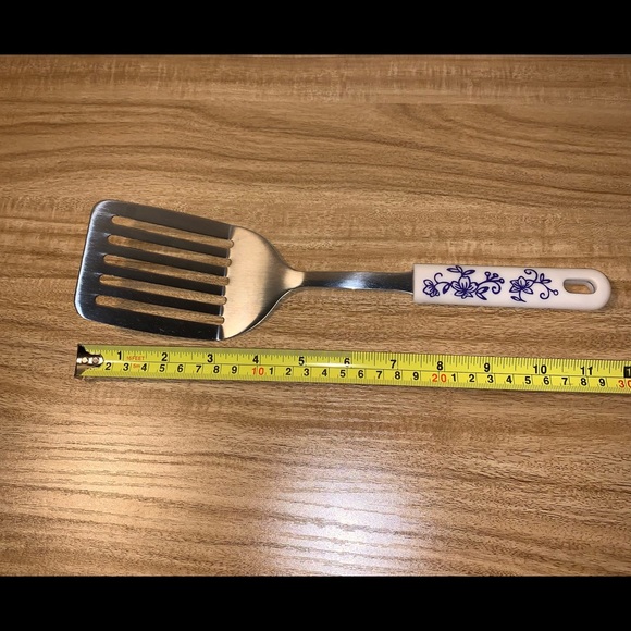 Temptations Floral Lace Spatula NWOT - Picture 4 of 5